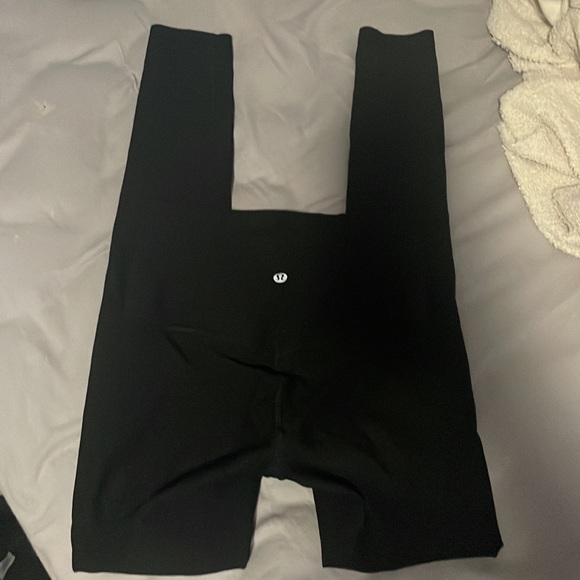 Size 4 dot confirmed lululemon leggings - Picture 2 of 3
